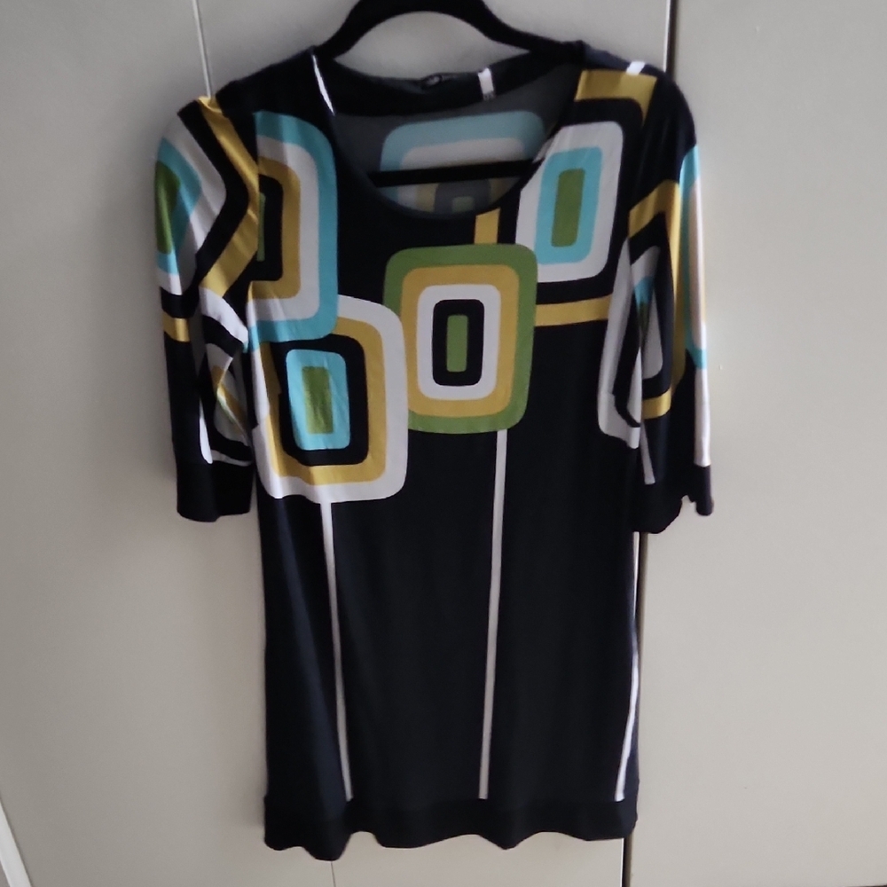 Geometric Patterned Black Top